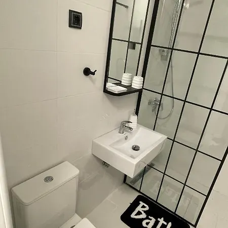 Comfortable And Spacious In One Of Belgrade's Exclusive Neighbourhoods Apartment *